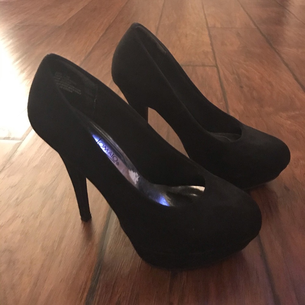Black platforms